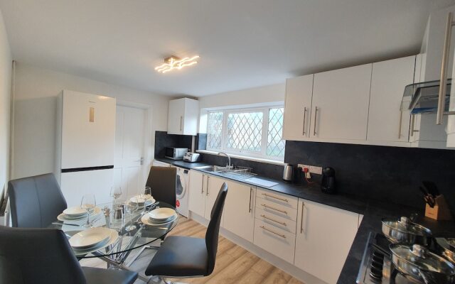 Stylish Modern House in Leamington Spa