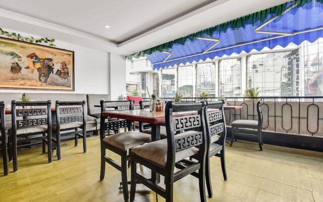 Spot On 60228 Hotel Shangrila