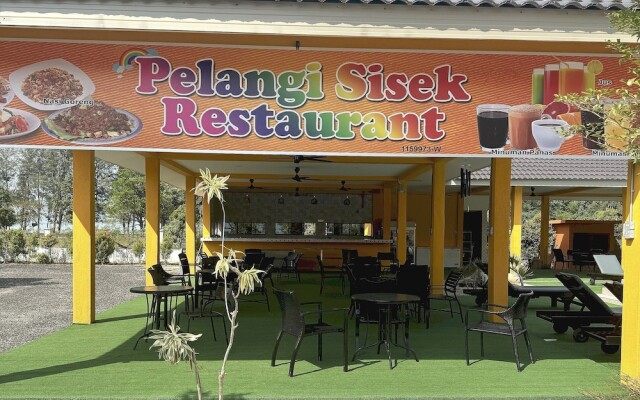 Capital O 90949 Pelangi Beach Resort Mersing