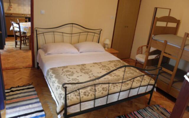 Sandy beach - afordable with parking - A1-10(4)