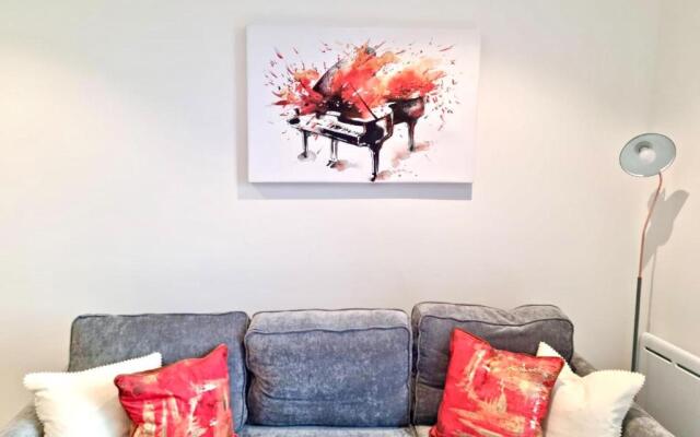 Fleet Heights Apartment Seven
