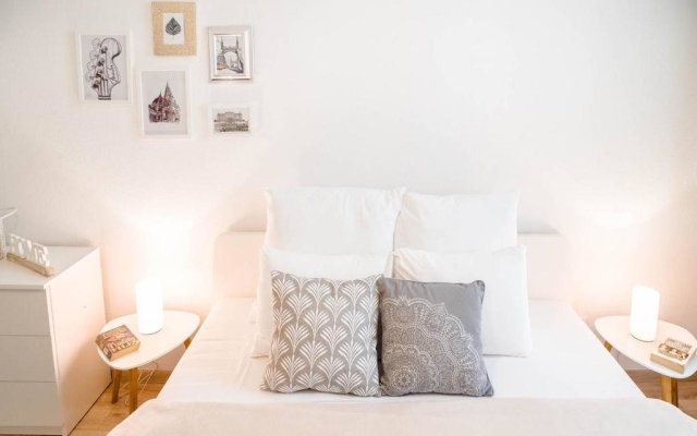Comfy, renewed 3 bedroom apt in center