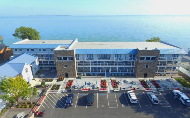 Put-in-Bay Waterfront Condo #110
