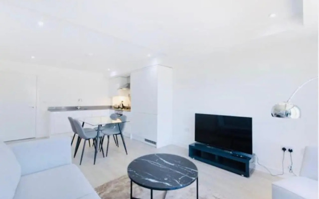 Impeccable 1-bed Apartment in London