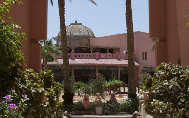 Parrotel Aquapark Resort