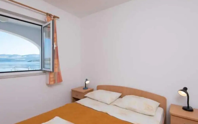 Spacious and Cozy Seafront Apartments