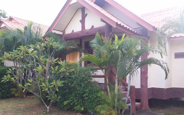 Lanta School Beach Resort