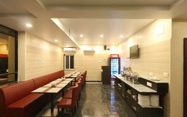 OYO 15115 Hotel Ramcharan Residency