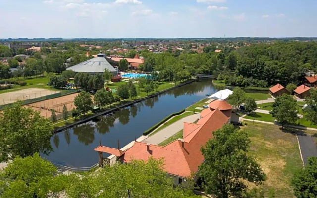 Hotel Kumánia
