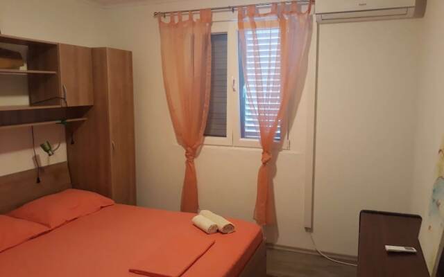 Apartments Limuni