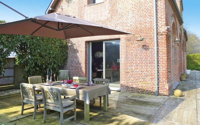 Architectural Villa Near the Coast, Sainte-colombe