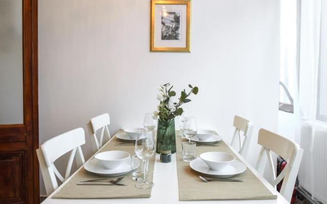 NEO-RENAISSANCE & UNIQUE Apt - Best location