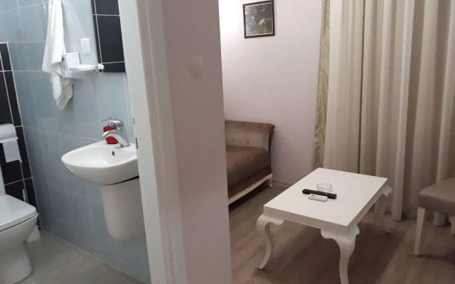 Burhaniye Merkez Otel