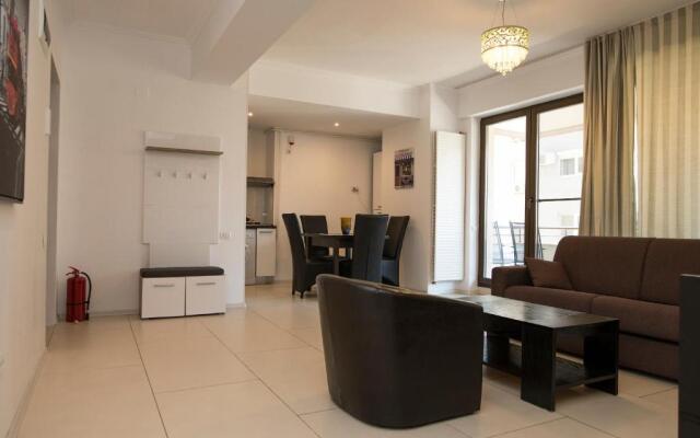 Lake Divine Apartment 11