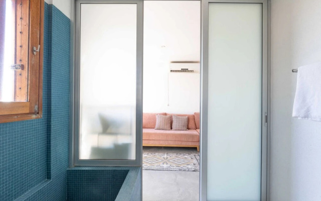 Secret Garden by TLV2RENT