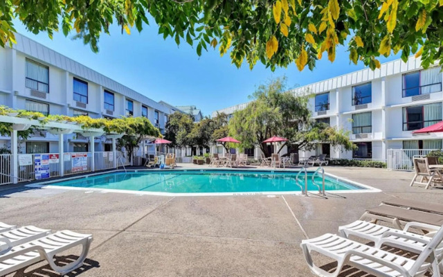 Motel 6 Belmont, CA - San Francisco - Redwood City