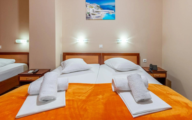 Faros 1 Hotel