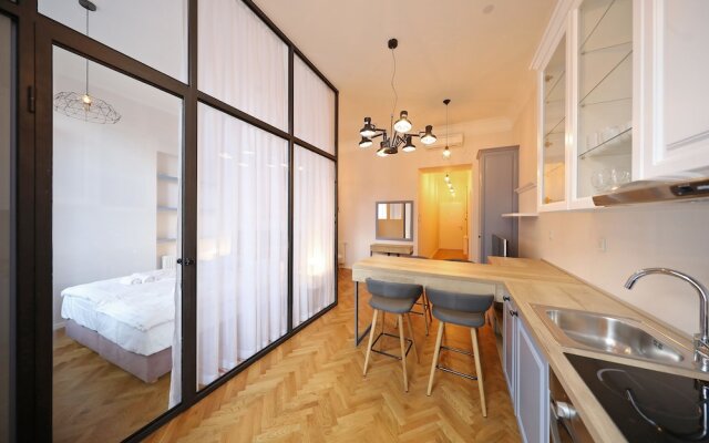 Zagreb IN Central Square Apartment