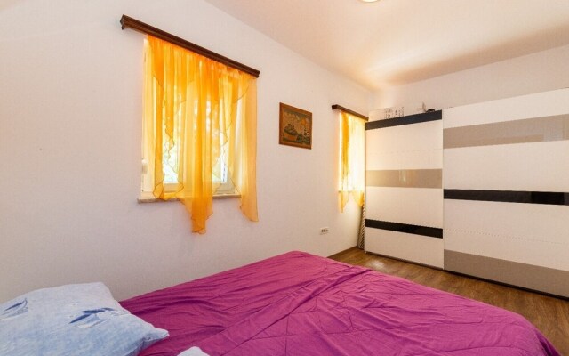 Vladimirg - Surrounded by Nature - H