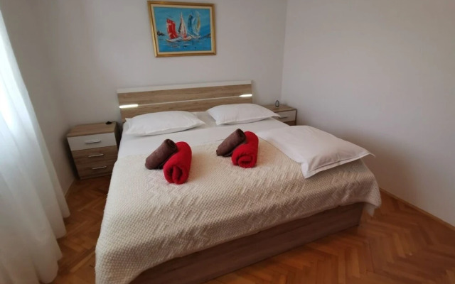 Srđan - 10 m From the Beach - A2