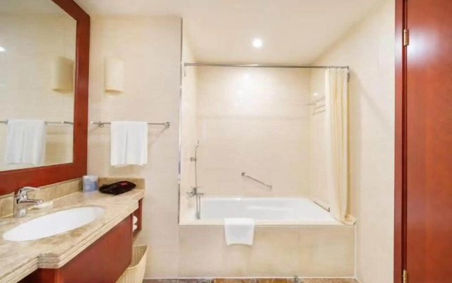 Ramada Plaza Chongqing West