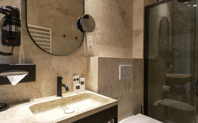 Mottl House by Adrez