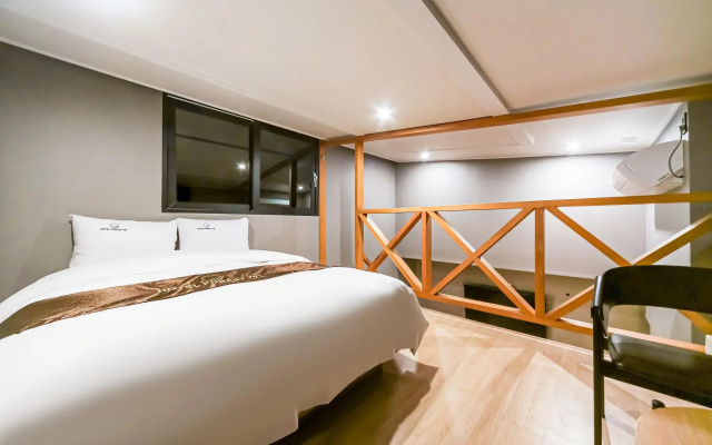 Forest 701 Hotel