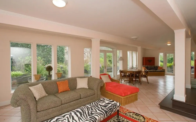 Pacific Way Villa