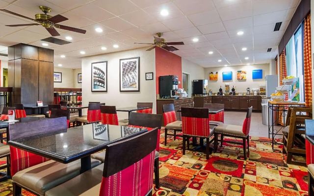 Comfort Inn & Suites Durham near Duke University