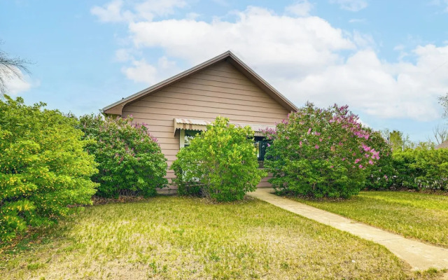 Patio, Grill & Outdoor Dining: Conrad Home!