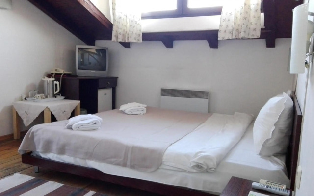 Scotty's Boutique Hotel