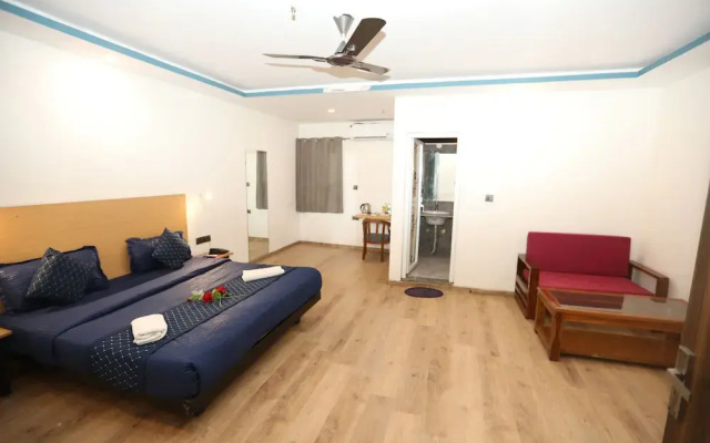 Hotel Noida Grand