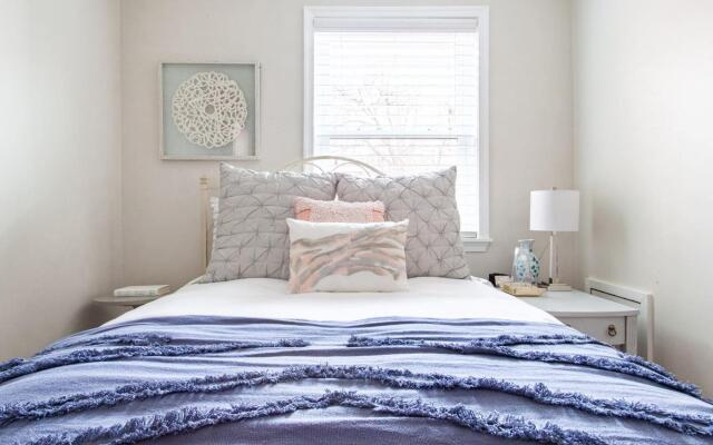 Transit-friendly Home Old Town Parking