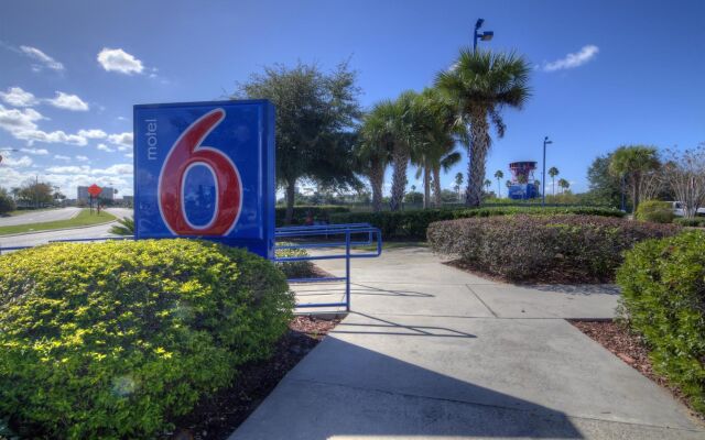 Motel 6 Orlando, FL - International Dr