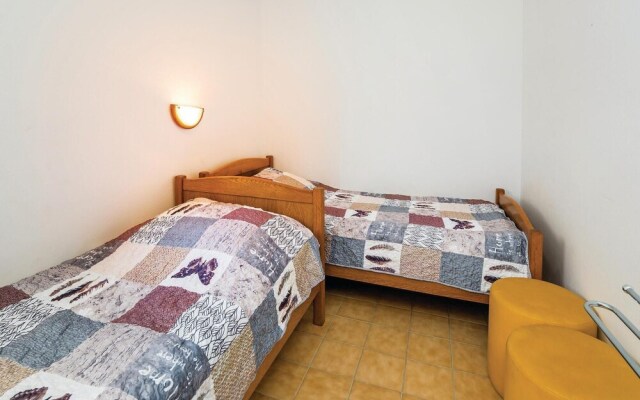 Beautiful Apartment in Labin-ravni With 1 Bedrooms and Wifi