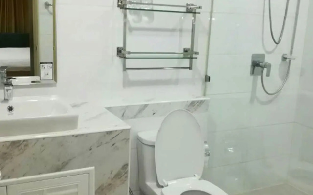 Le Vanvarothai Saladaeng Residence