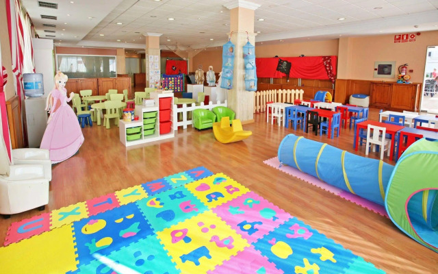 Apartamentos Turísticos Jardines del Plaza