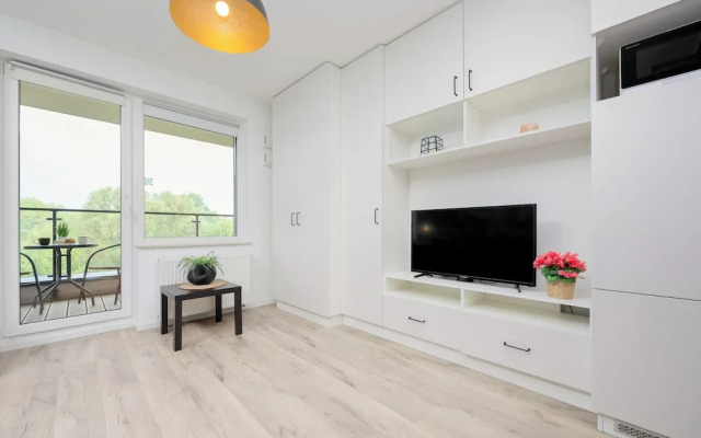Cosy Studio With Balcony by Renters