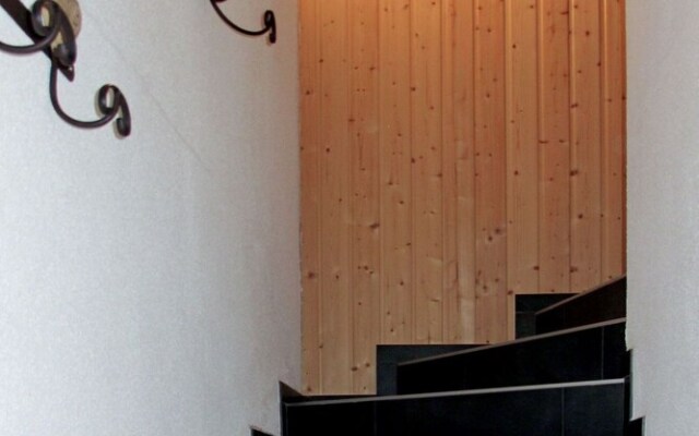 Hiboux Vex in Vex With 5 Bedrooms and 3 Bathrooms