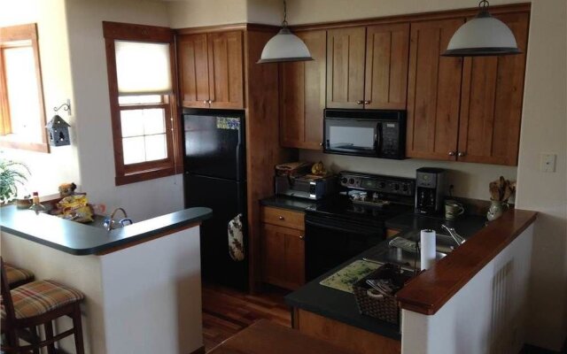 Kicking Horse Lodges