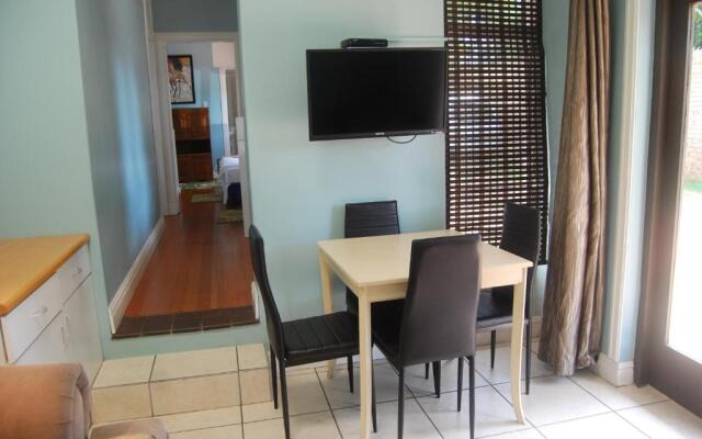 Riverside de Charmoy Estate Guest House