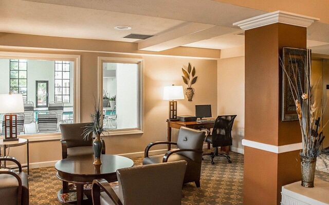 Comfort Suites Marietta - Parkersburg