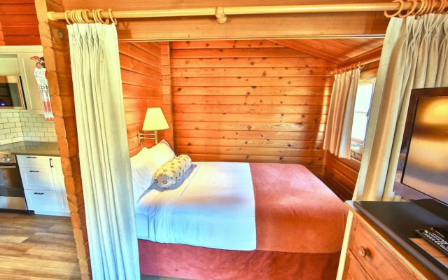 Jasper House Bungalows