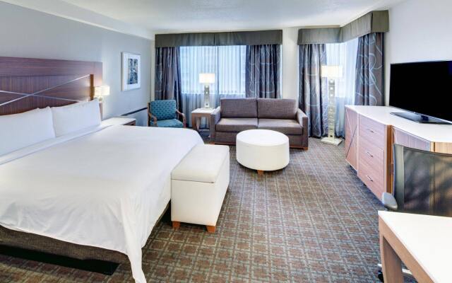 DoubleTree by Hilton Milwaukee Downtown
