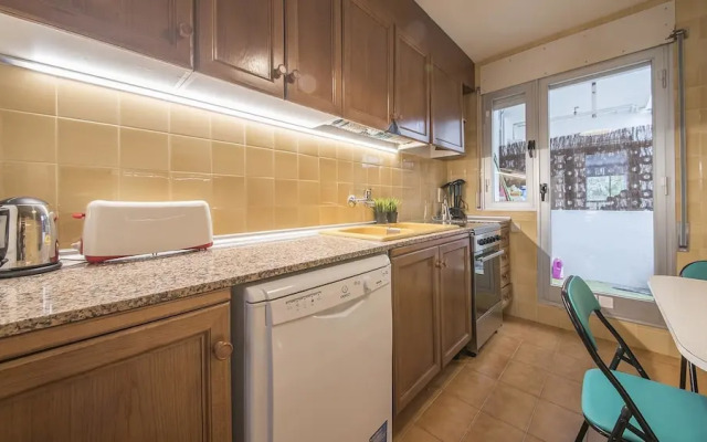 Ampolla Apartment TH18