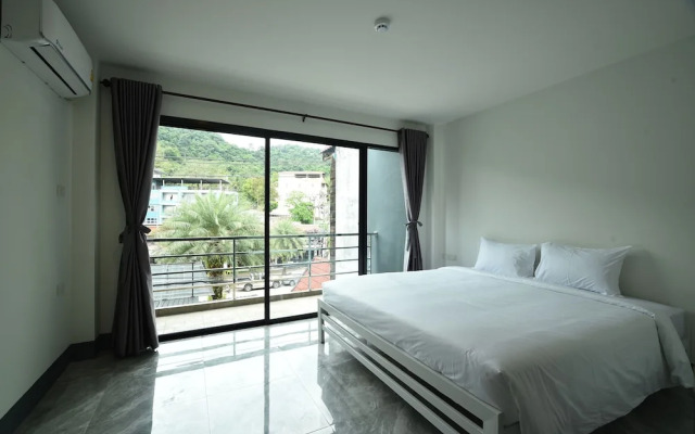 KOKO Hostel- Adults Only