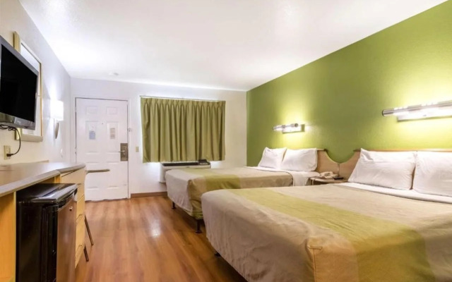 Motel 6 Buttonwillow, CA Central