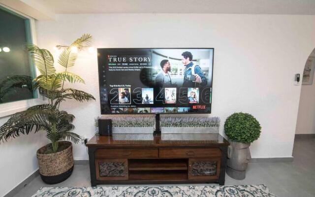 Blissful 3BR Art District Apt with PK & Fast WiFi