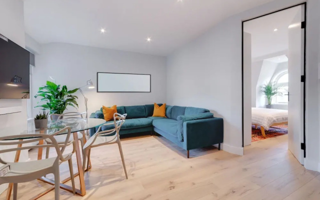 Stairway To Heaven - Fitzrovia - by Frankie Says