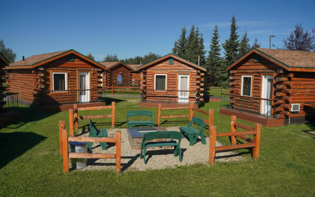 Pike's Waterfront Lodge